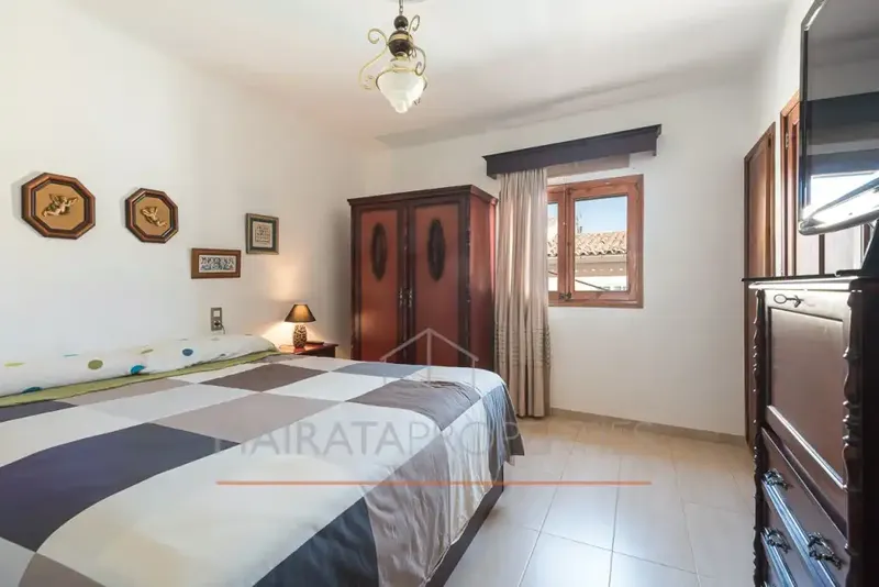 Located in the heart of Lloseta, this two-story single-family home offers a built area of 307 m² on a plot of 550 — photo 8