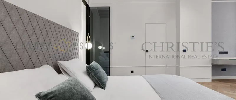 High-quality refurbished townhouse in the heart of Palma with roof terrace and pool — photo 10