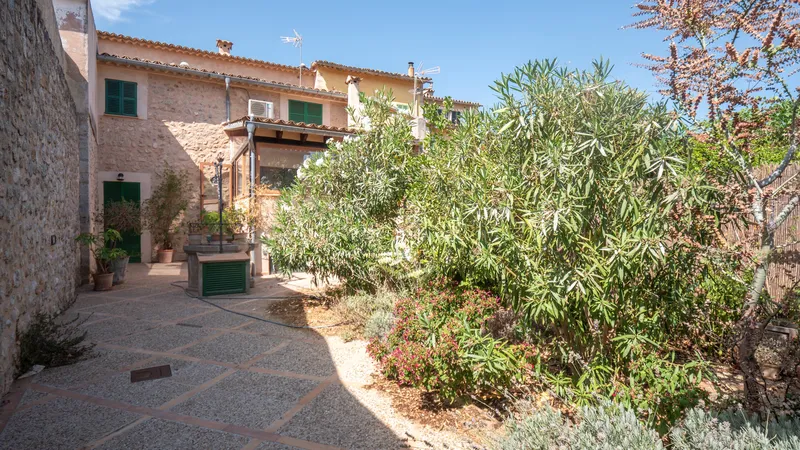 Beautiful townhouse with patio just minutes from the center of Sóller — photo 2
