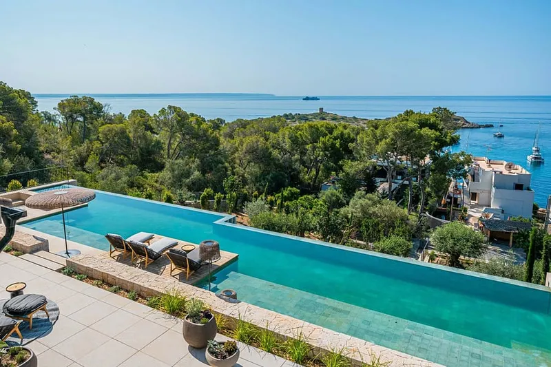 New built Mediterranean villa with panoramic sea views in Old Bendinat — photo 3