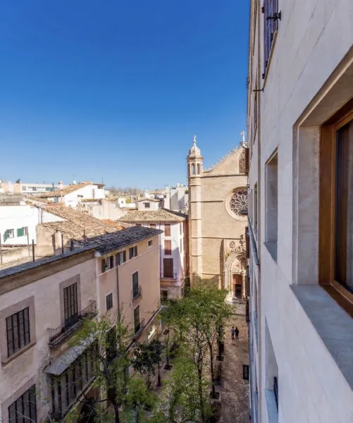 Elegant renovated apartment with generous spaces in Palma’s historic centre — photo 2