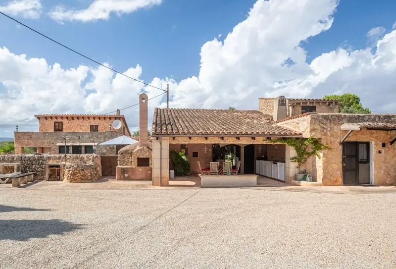 Don't miss the opportunity to live in the countryside, surrounded by nature on a magnificent rustic estate between Sencelles and Santa Eugenia — photo 7