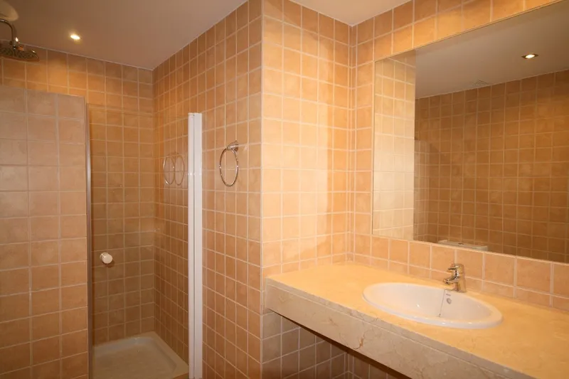 Unfurnished apartment in a beautiful location in Santa Ponsa, close to the centre 1 — photo 6
