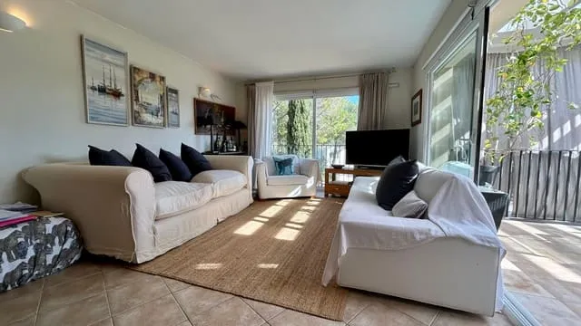 Apartment for rent in Cala Vinyes / Cala Vinyas / Cala Viñas, Calvià — photo 1