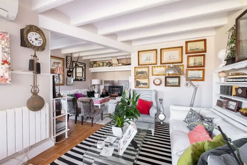 This 571 m2 villa in Cala Sant Vicenç on a plot of approx. 4,200 m2 on the first line of the sea charms with its fantastic and clear view to — photo 7