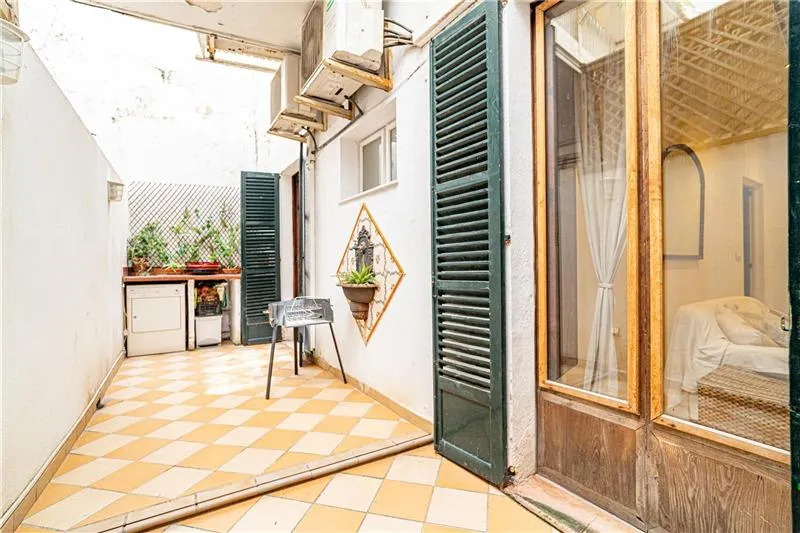 Ground floor flat with a courtyard in the historic centre — photo 5