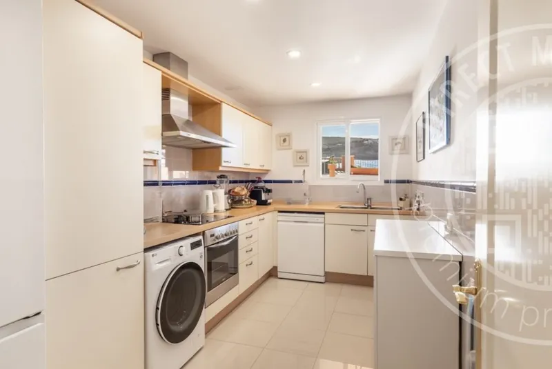 251103 – Frontline Living with XL Terraces — photo 6