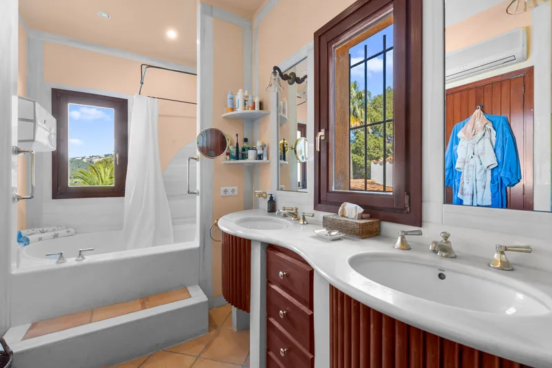 Exclusively near Puerto Andratx: Charming Mediterranean finca for sale with stunning views of the harbor — photo 12