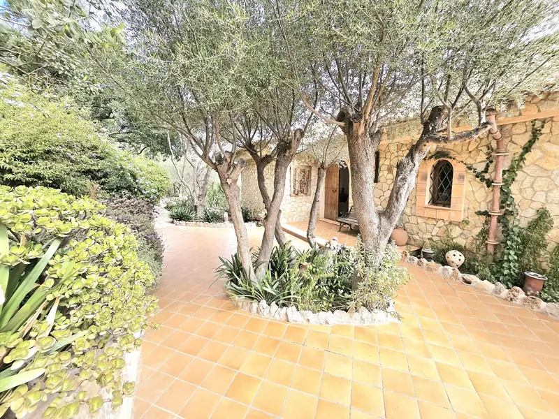 Discover the home of your dreams in the exclusive Sa Font Seca urbanization in Palmanyola! This magnificent detached house offers you a — photo 6