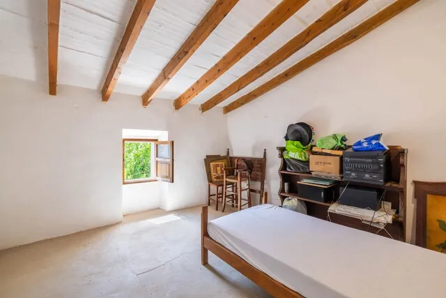 Village house for sale with loads of potential in central Pollensa, north Mallorca — photo 10