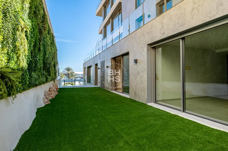 Ground Floor for sale in Paseo Marítimo — photo 1