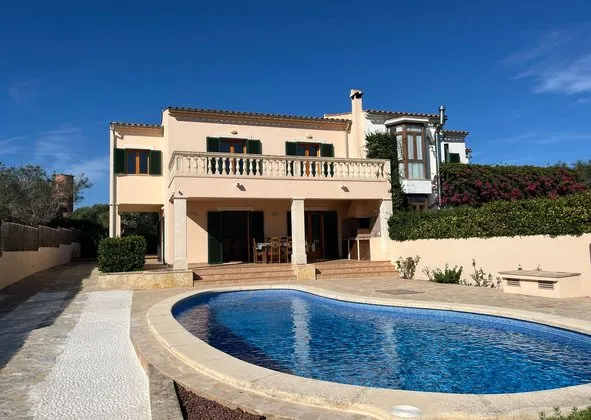 Detached house in Cales de Mallorca, Manacor — photo 1