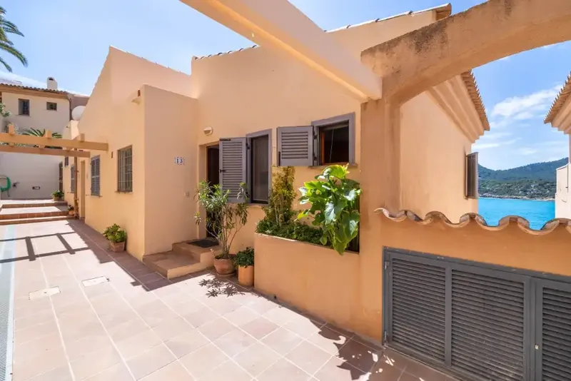 This apartment in Canyamel offers stunning panoramic sea views and is just a few minutes' walk from the beach. — photo 3