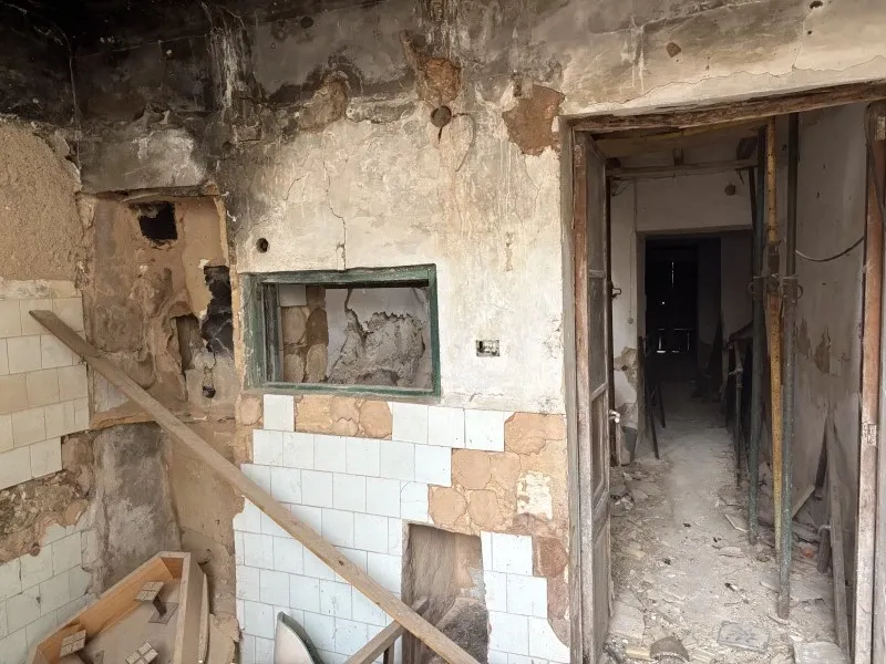 CASA DE 1835 EN CENTRO PUEBLO- GRAN POTENCIAL DE REHABILITACION — photo 1