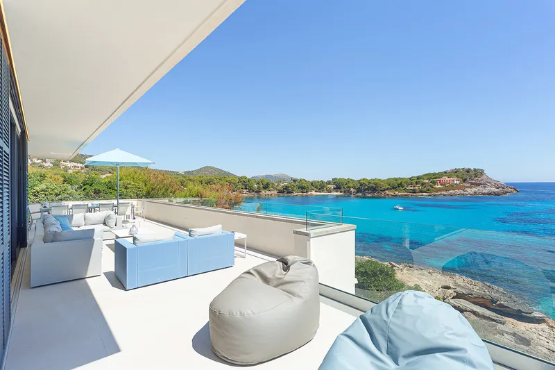 Vacation rental: Beachfront villa for rent in Cala sa Font — photo 2