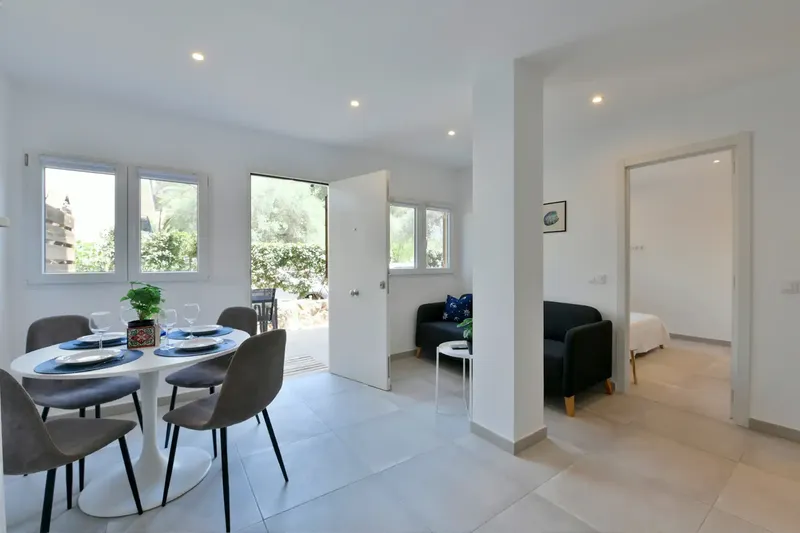 Discover this cozy apartment in one of the best areas of Paguera, ideal for a temporary stay in Mallorca — photo 3