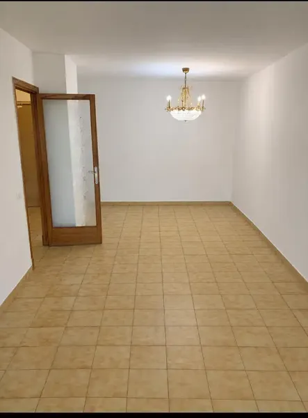Spacious apartment of 115 m² according to cadastre, 101 m² excluding common areas. In excellent location, next to Plaza de Toros, Palma de Mallorca. — photo 4