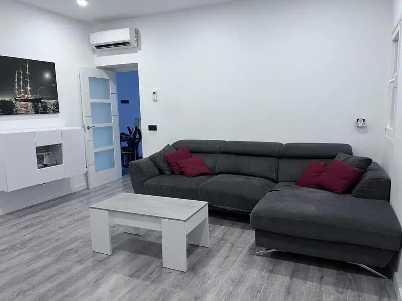PLANTA BAJA CON GRAN TERRAZA Y SÓTANO PRIVADO EN EL COLL D’EN RABASSA — photo 5