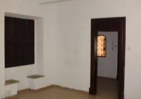Spacious Ground Floor – Historic Building — photo 8