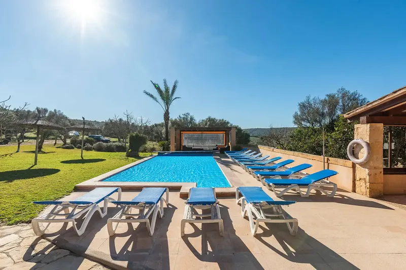 These two estates offer a unique opportunity for investors or families seeking an idyllic property with a rental license in Mallorca — photo 6