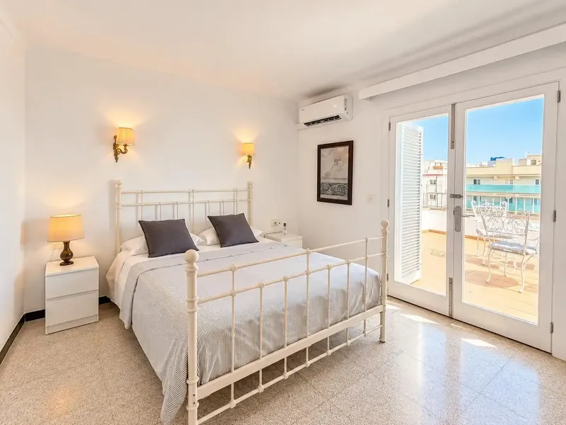 Penthouse on the seafront – Temporary rental – El Arenal — photo 12