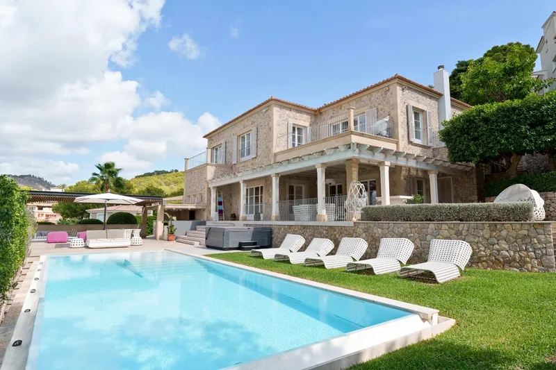 Rent: Luxury finca-style villa with gigantic sea views in Camp de Mar - Marcel Remus Real Estate — photo 1