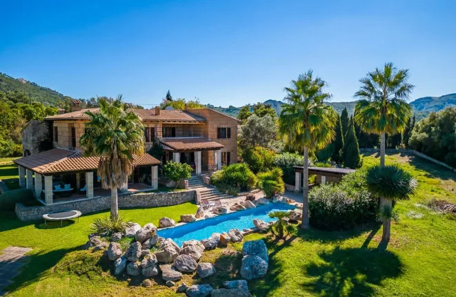 Alcudia: High-quality, large finca with sea views, pool, tennis court and holiday rental license in Alcudia — photo 1