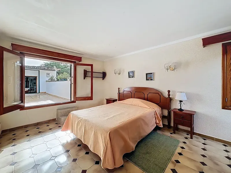 In the heart of the renowned S'iller urbanization in Puerto Pollensa, a unique opportunity to acquire an exclusive chalet — photo 12
