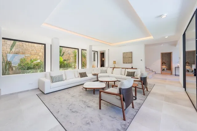 Elegant villa for sale in Bendinat, Southwest Mallorca — photo 6