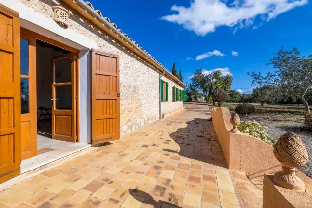 Charming countryside house with fruit trees for sale near Alaró, Mallorca — photo 1