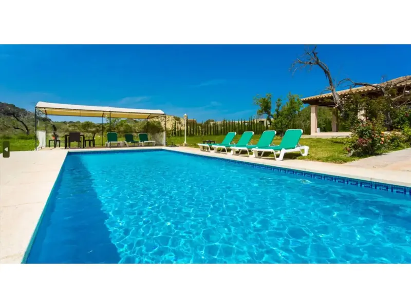 6-bedroom chalet with large garden and pool — photo 2