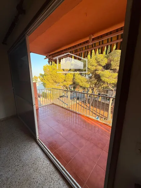 Large 3-bedroom apartment to renovate in Sa Ràpita — photo 3