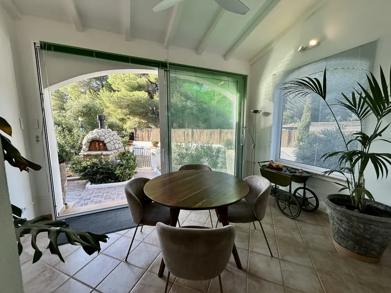 Charming townhouse with garden, conservatory, terraces and communal pool — photo 11