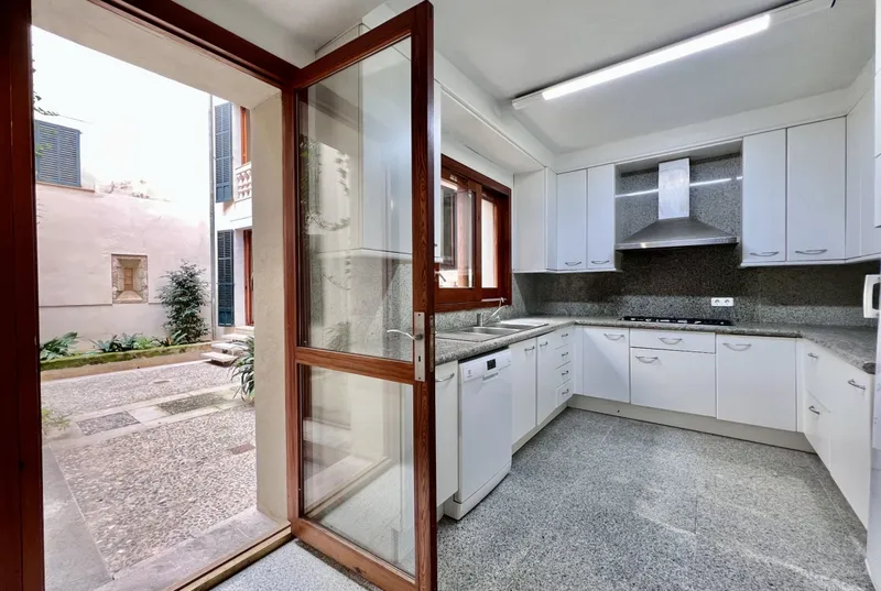Duplex apartment in the old town of Palma — photo 9