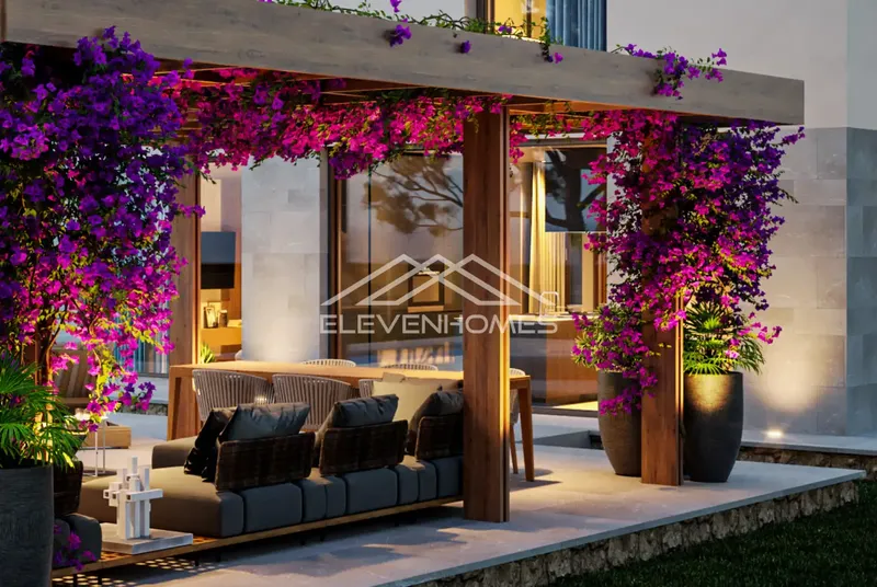 In the residential area of Son Gual II, a young and quiet neighborhood surrounded by green areas, this luxury villa with contemporary lines stands — photo 1