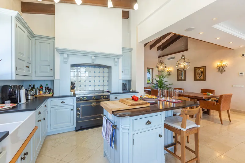 Mediterranean dream villa with spectacular sea views in a prime location — photo 7