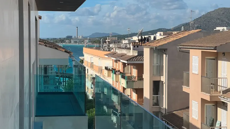 Luxury penthouse in the heart of Puerto de Alcudia, just 150m from the beach and a step away from all services such as pharmacies, restaurants — photo 8