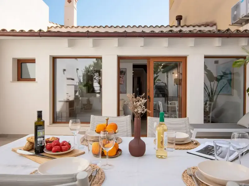 Vivienda unifamiliar con LICENCIA DE ALQUILER VACACIONAL (ETV) en Colonia de Sant Jordi de aproximadamente unos 110m2 interiores y aproximad — photo 1