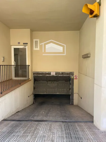 Parking space for rent next to the port — photo 5