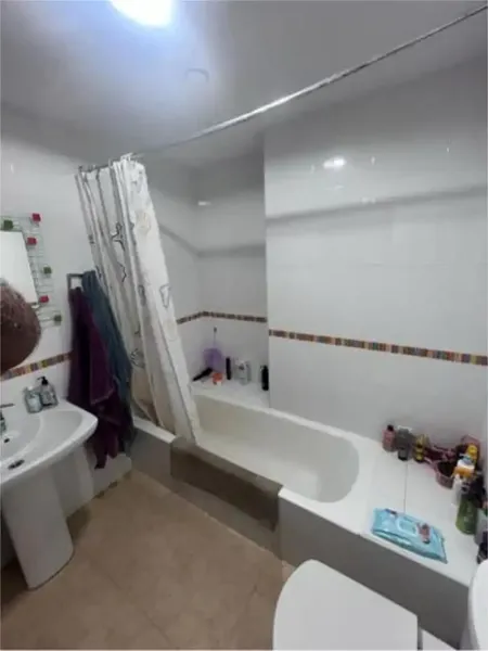 Bright 85 m2 penthouse with 3 bedrooms, 1 bathroom, separate kitchen, large living-dining room and spectacular 50 m2 terrace — photo 7