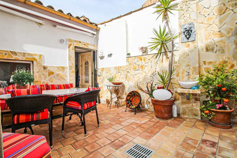 Ref.2442C – Andratx – Townhouse with patio and rooftop with views — photo 4