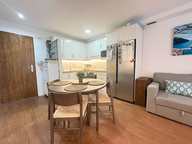 We present this first-floor apartment in Inca with 2 bedrooms, located on Gran Via Colom in Inca, close to all services and access — photo 1