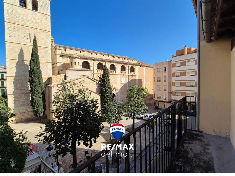 Building for sale in the center of Inca with approved project – Great investment opportunity — photo 1