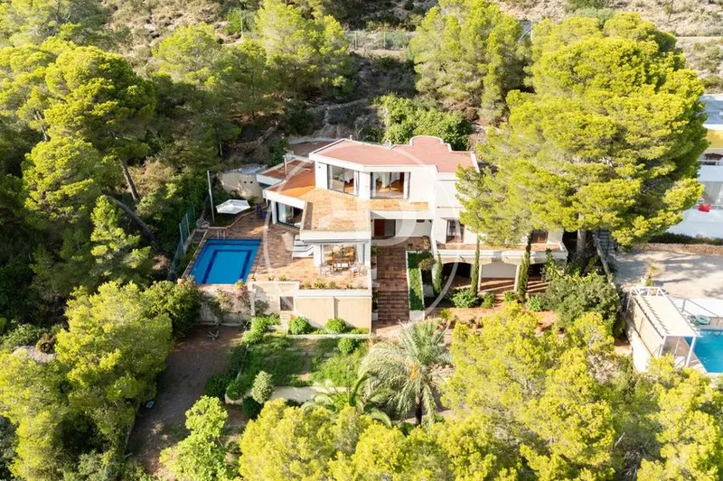 Detached house in Avenida del Pinar, Costa de los Pinos — photo 1