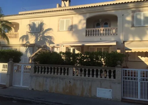 Terraced house in Calle Ginebró, 433, Playa de Muro, Muro — photo 1
