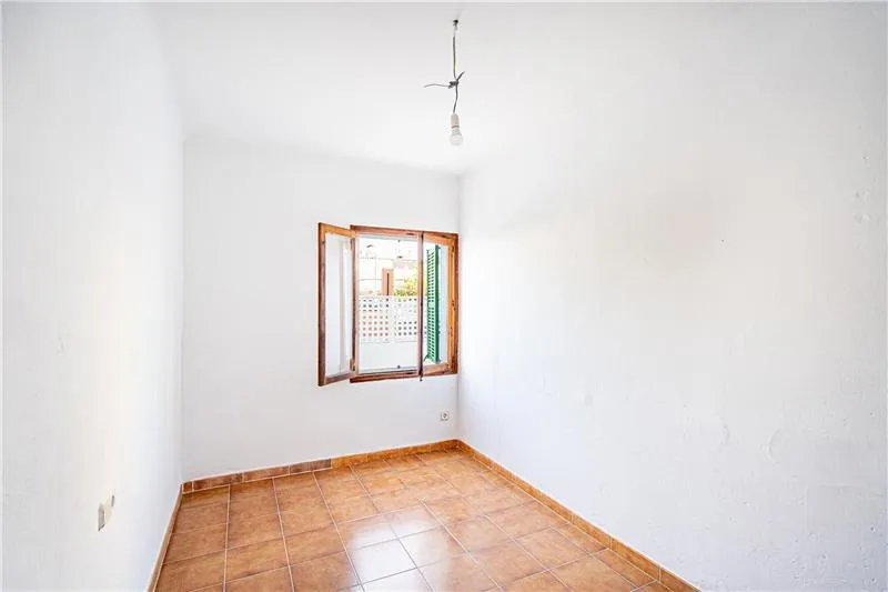 Ground floor apartment with an approx. 30 m² terrace. — photo 1