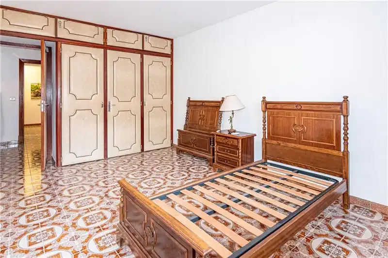 Piso junto a Paseo Mallorca. Amplio y luminoso piso de 130m2 aprox., cuenta con un gran salón-comedor con acceso directo a una terraza, la c — photo 10