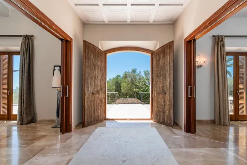 Manacor, magnificent luxury country house on a hilltop with pool and sea views, not far from Manacor — photo 9