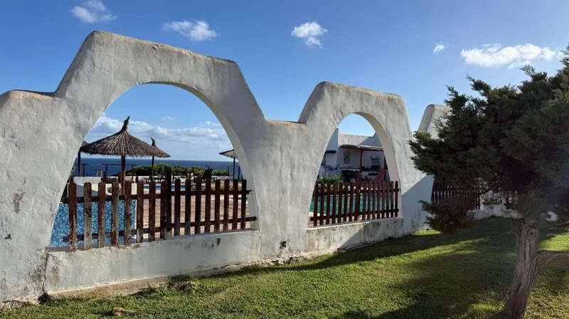 Residential complex on the first sea line – versatile investment in Cala Serena — photo 4