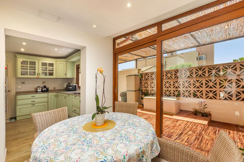Mediterranean family villa in a prime residential location — photo 8